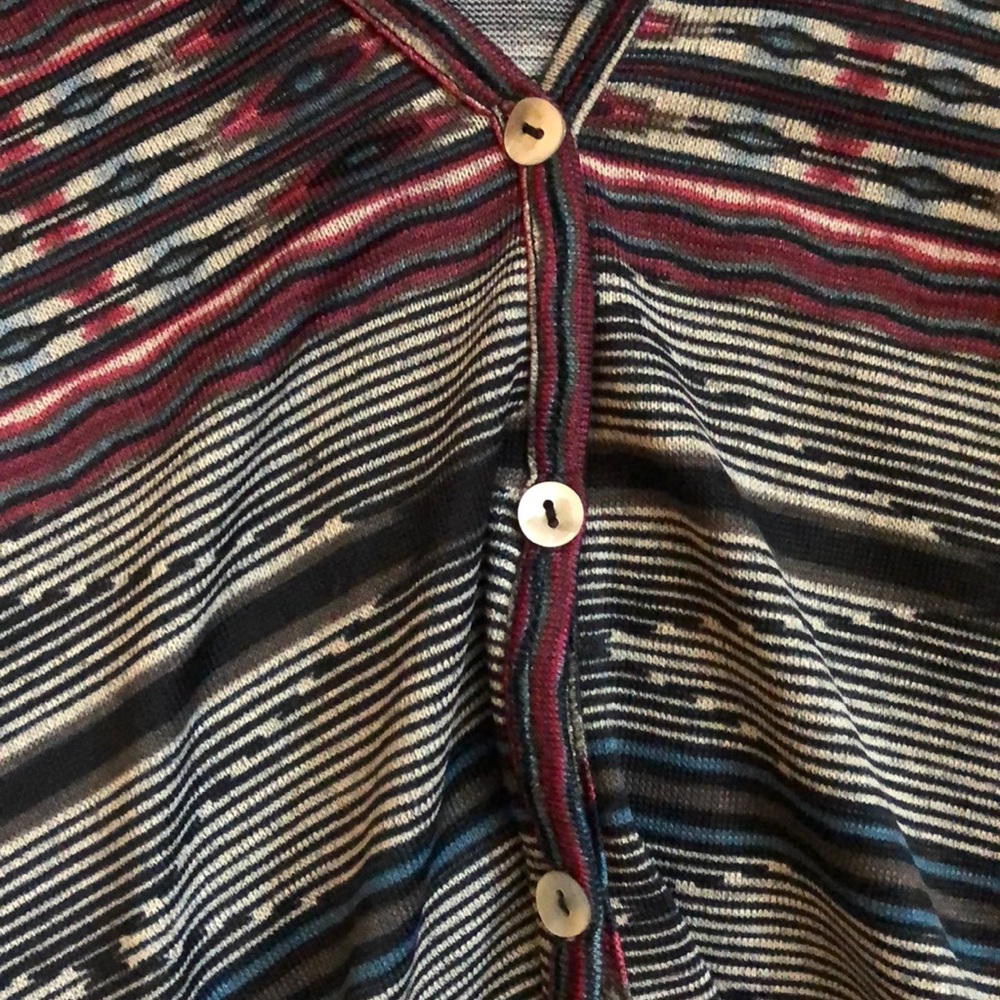 Long, bodycon cardigan with pearl buttons
